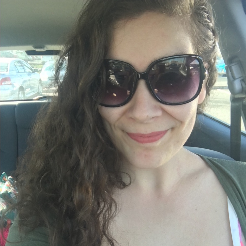 Meet your Posher, Kayla